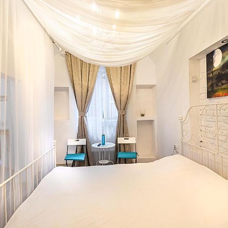 Museum Apartment Piata Sfatului Брашов Екстериор снимка